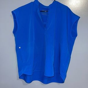 FIGS - Women’s Royal Blue Scrub Top and Petite Joggers XL